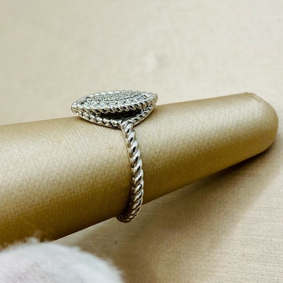 EUC Roberto Coin 18k Twisted White Gold Marquise Shaped Pave Diamond Ring - Picture 9 of 17